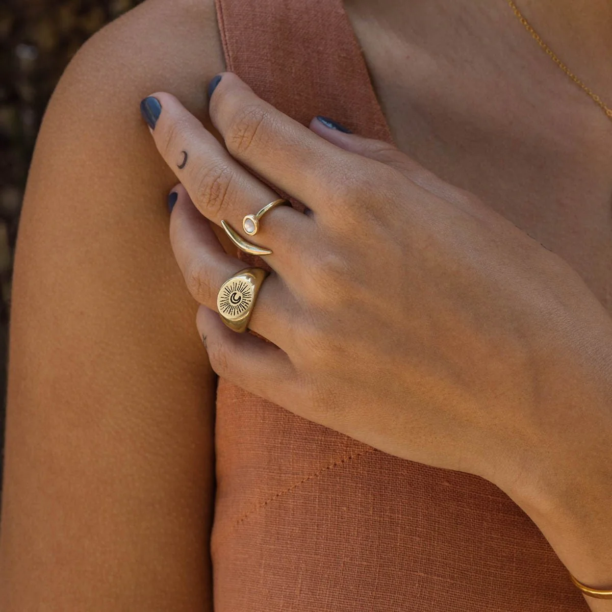 Luz de la Luna Signet Ring - Image 2