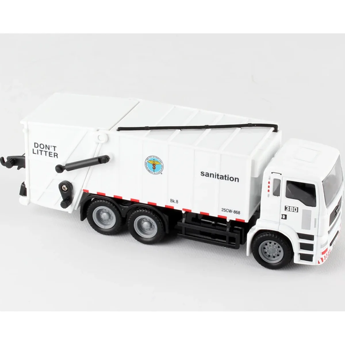New York City Sanitation Truck - Image 3