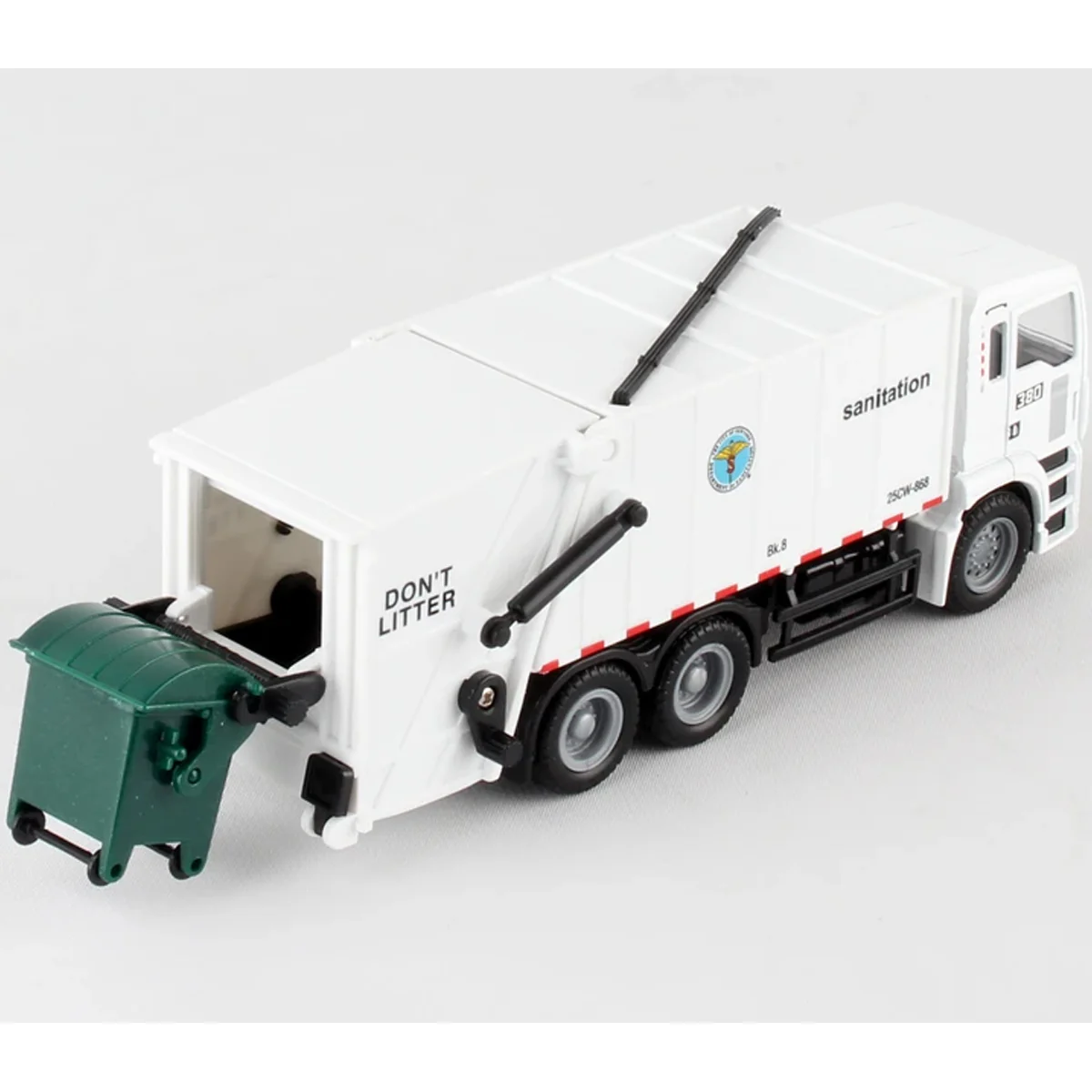 New York City Sanitation Truck - Image 4