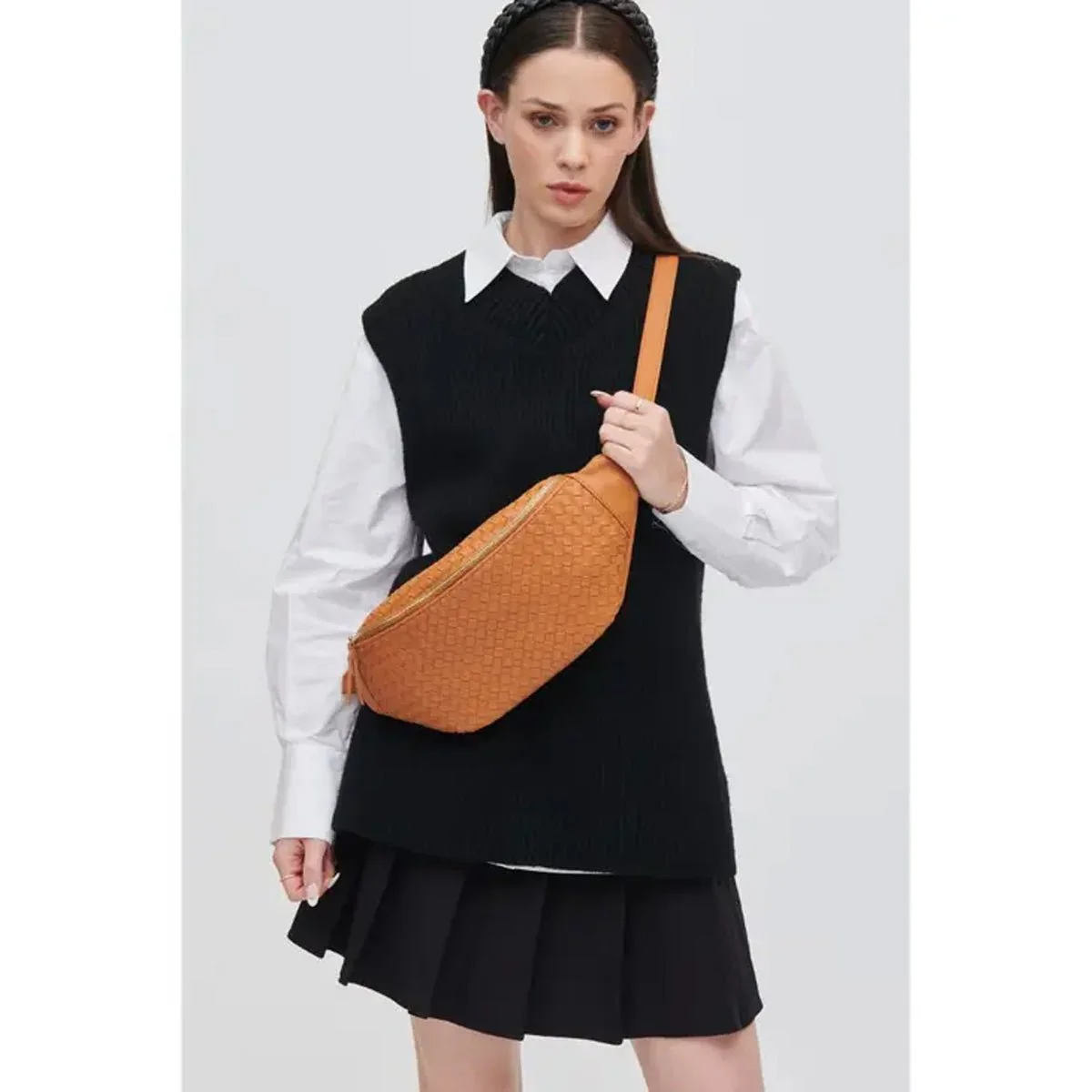 Theos Belt Bag - Image 3